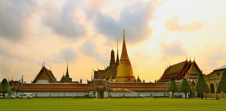 destination-temple_of_the_emerald_buddha-2