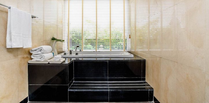 guest-rooms-siam-suite-6-2
