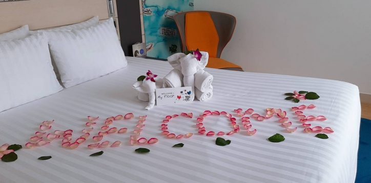 signature-towel-art-2