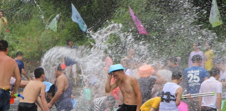 thai-water-party-in-bangkok-2
