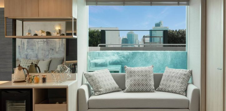 paul-dubrule-pool-suite-in-siam-square-2