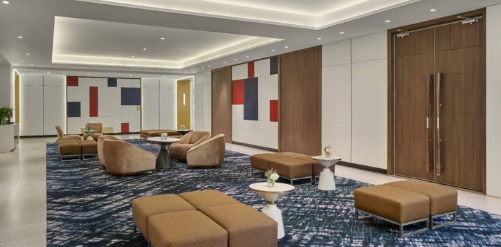 cm-square-foyer-2